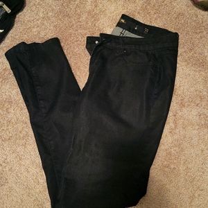 Black skinny lightweight pants